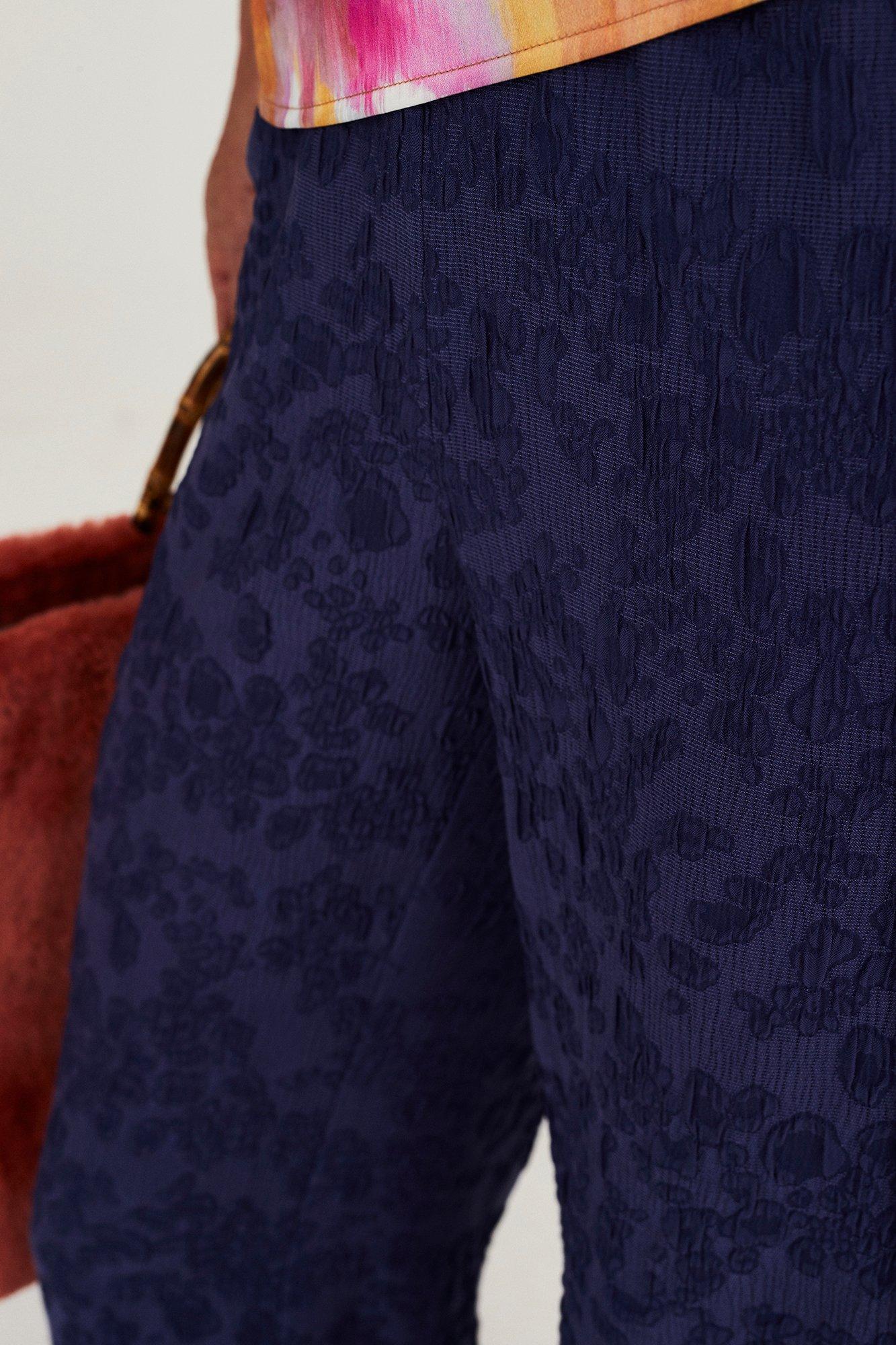 Pantalons - Pantalon large en jacquard 3D