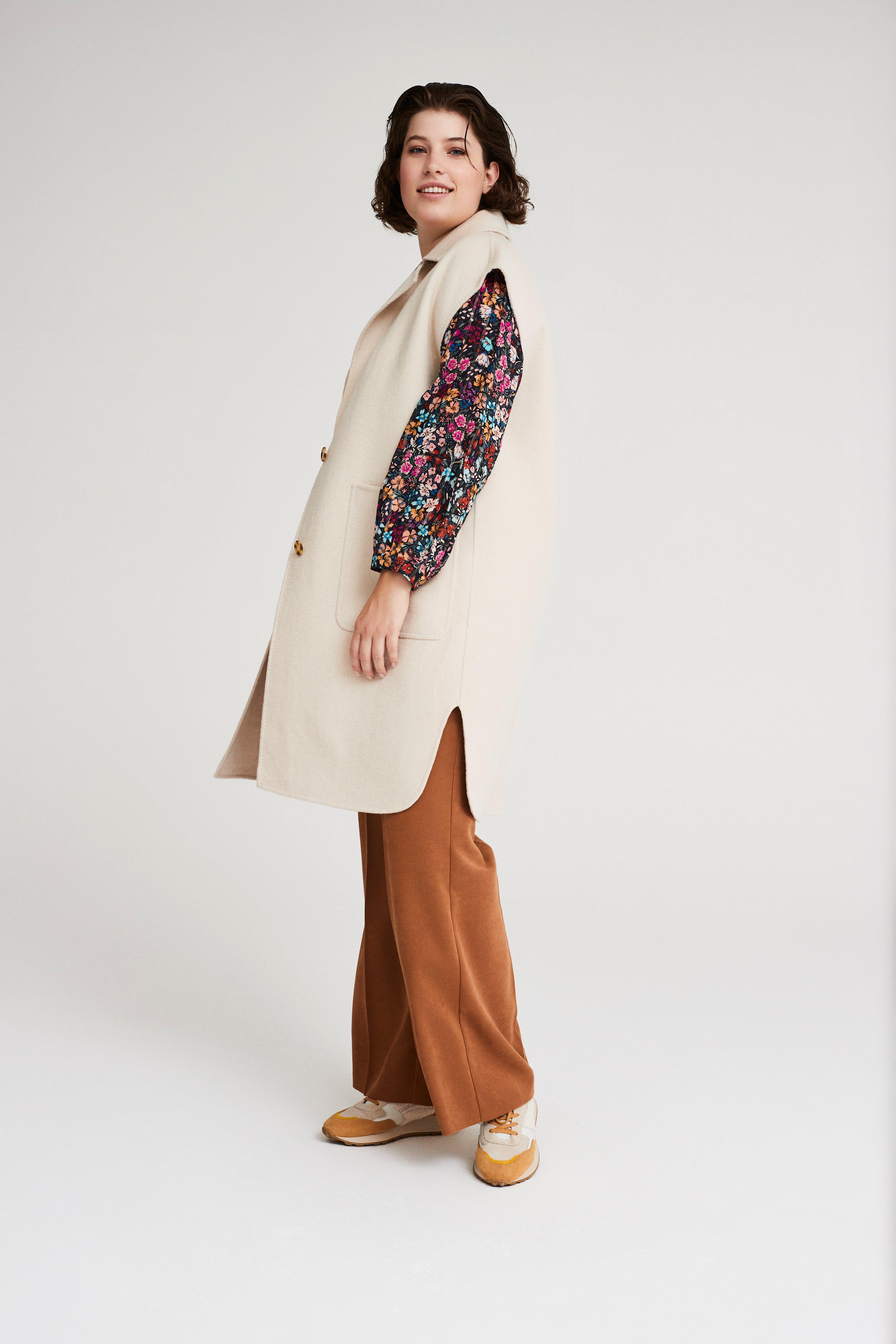 Blazers - Mouwloze jas in hand made wool