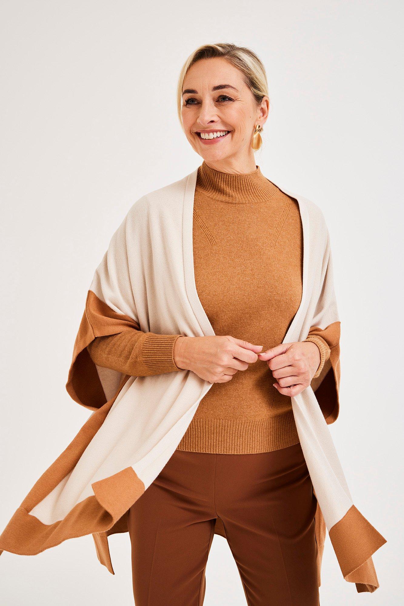 Jassen - Tweekleurige cape in tricot