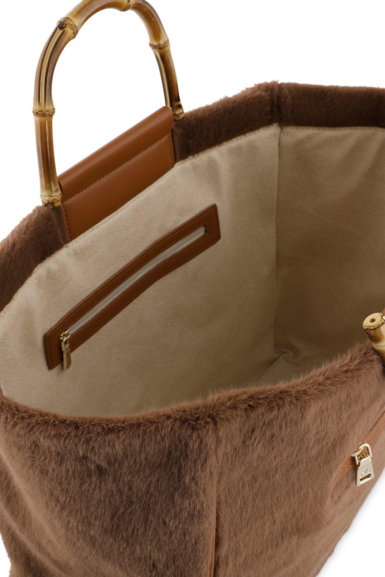 Faux fur shopper met bamboe handvat