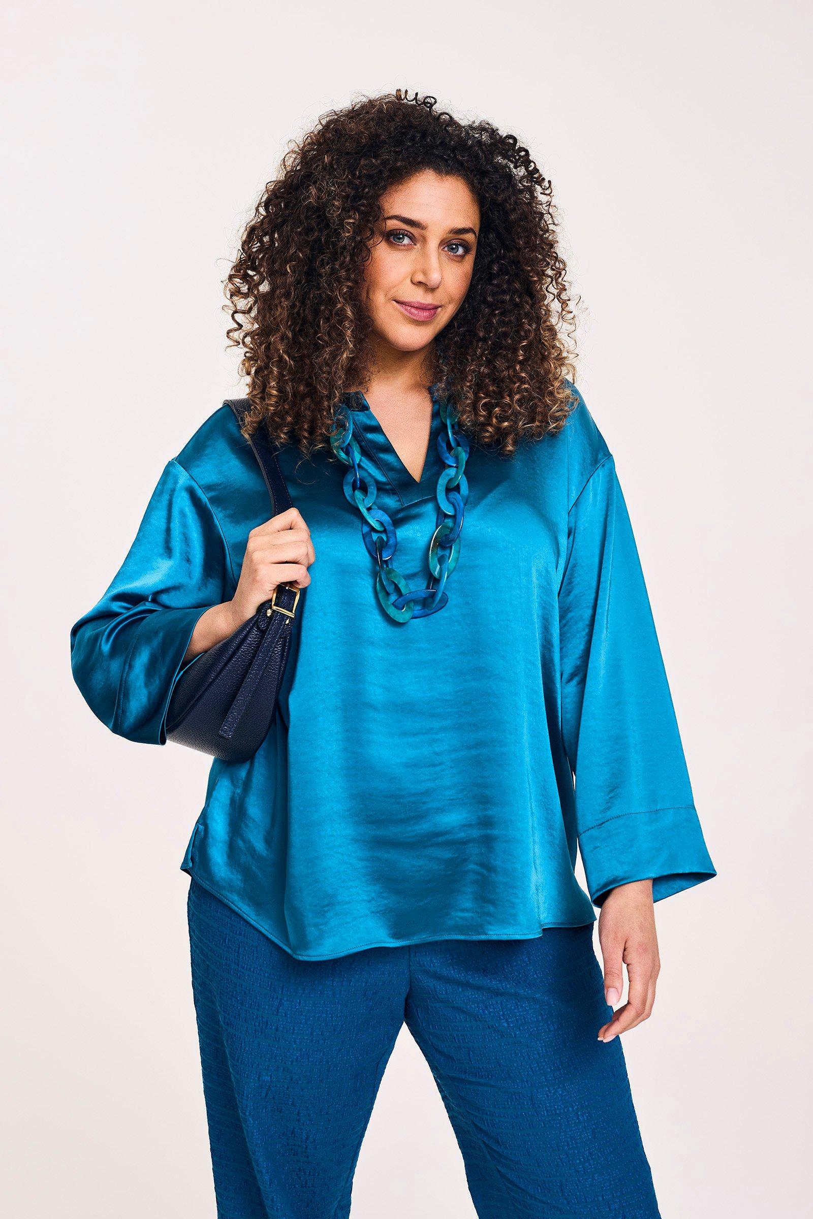 Loose fit blouse in satijn - may