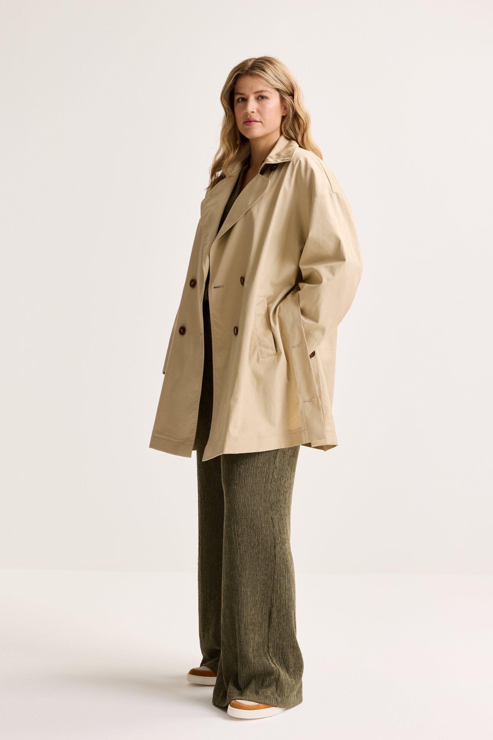 Manteaux - Trenchcoat évasé court en gabardine fine