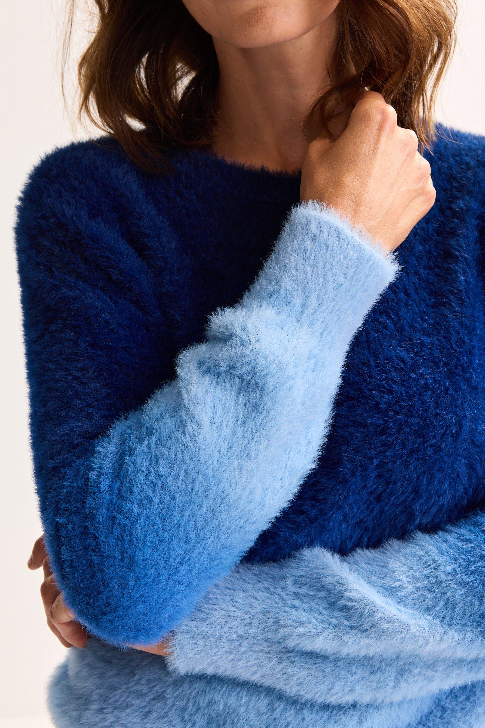 Truien - Pluizige dip-dye trui met ronde hals