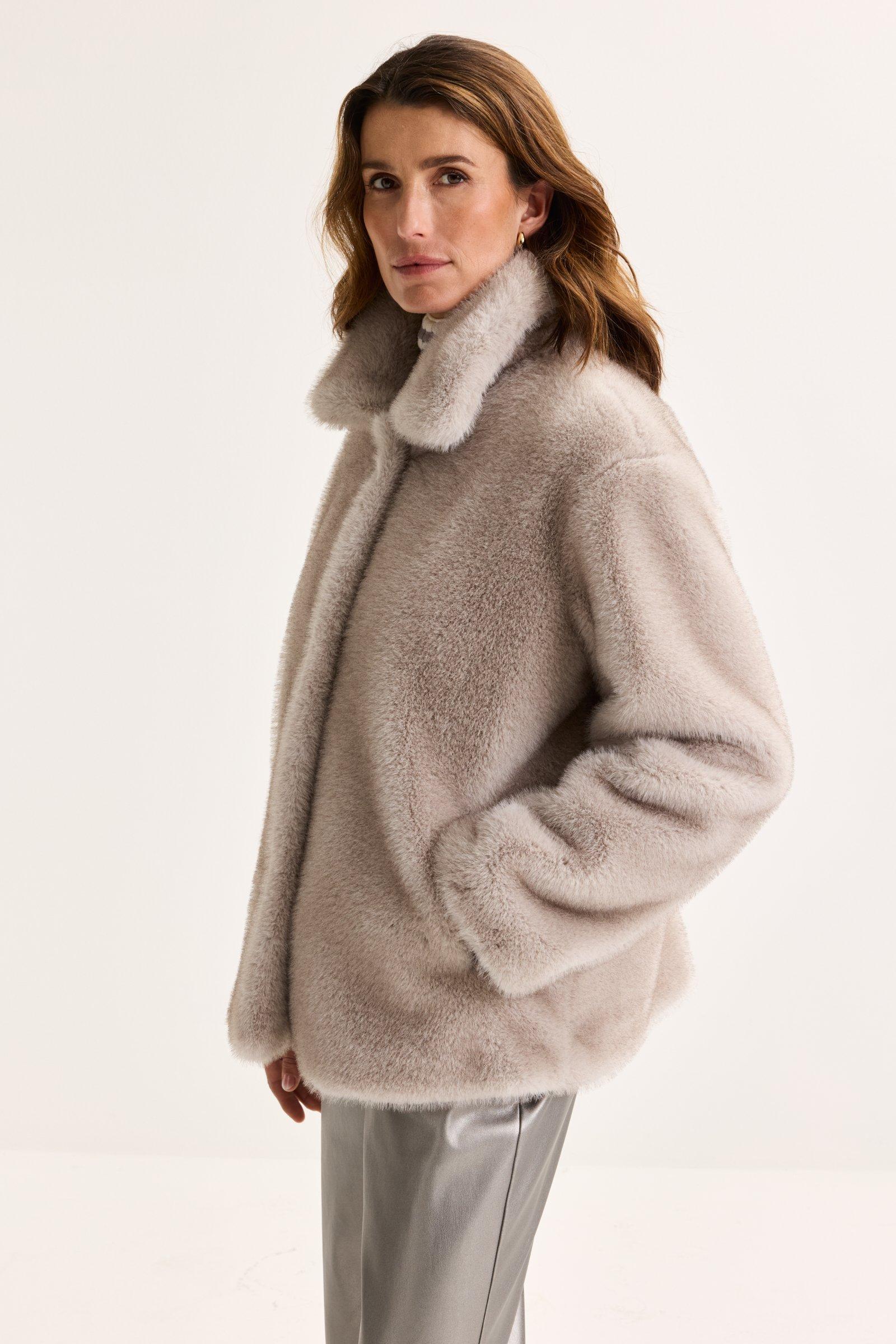 Korte jas in imitaite chinchillabont