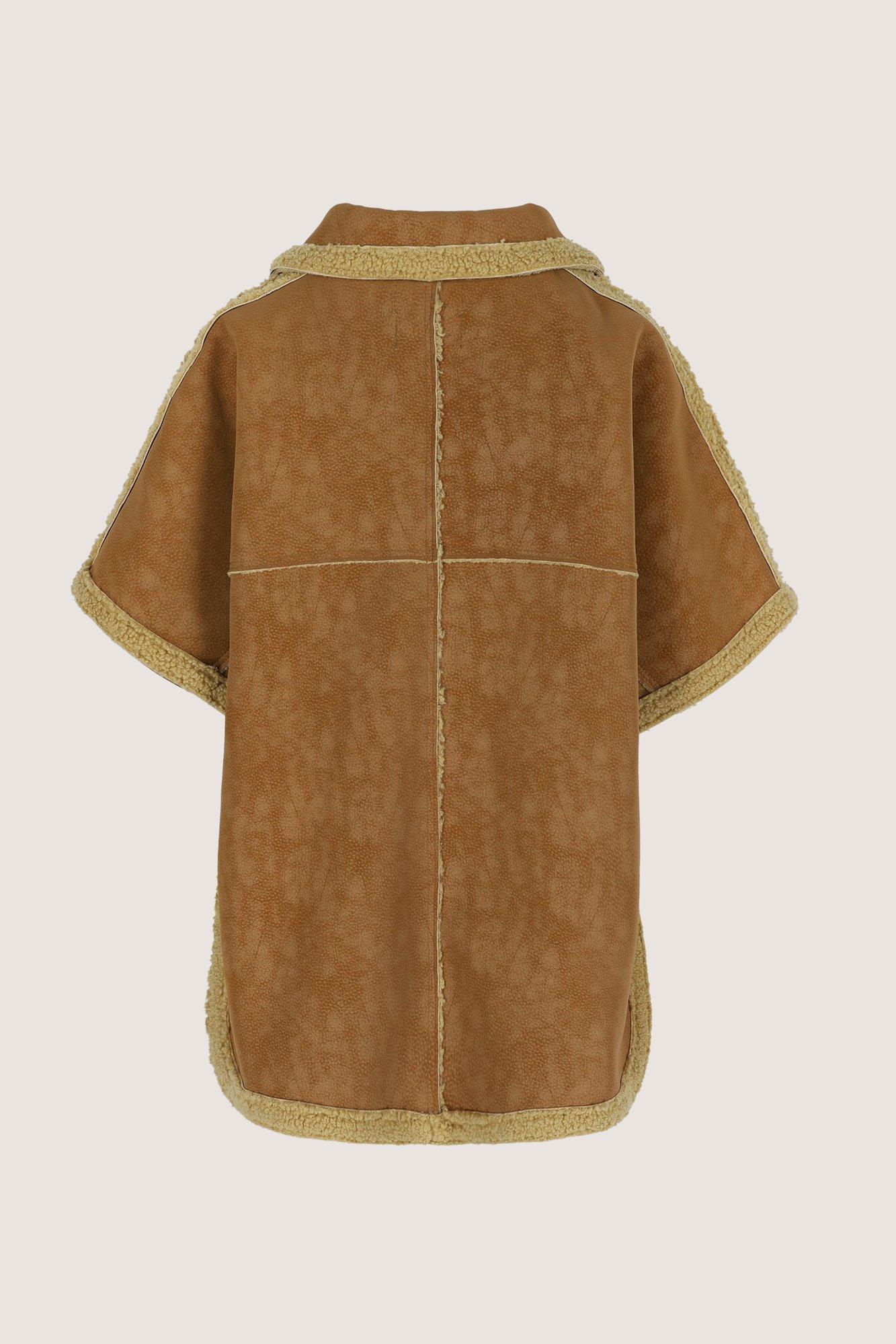 Manteaux - Cape en faux mouton retourné