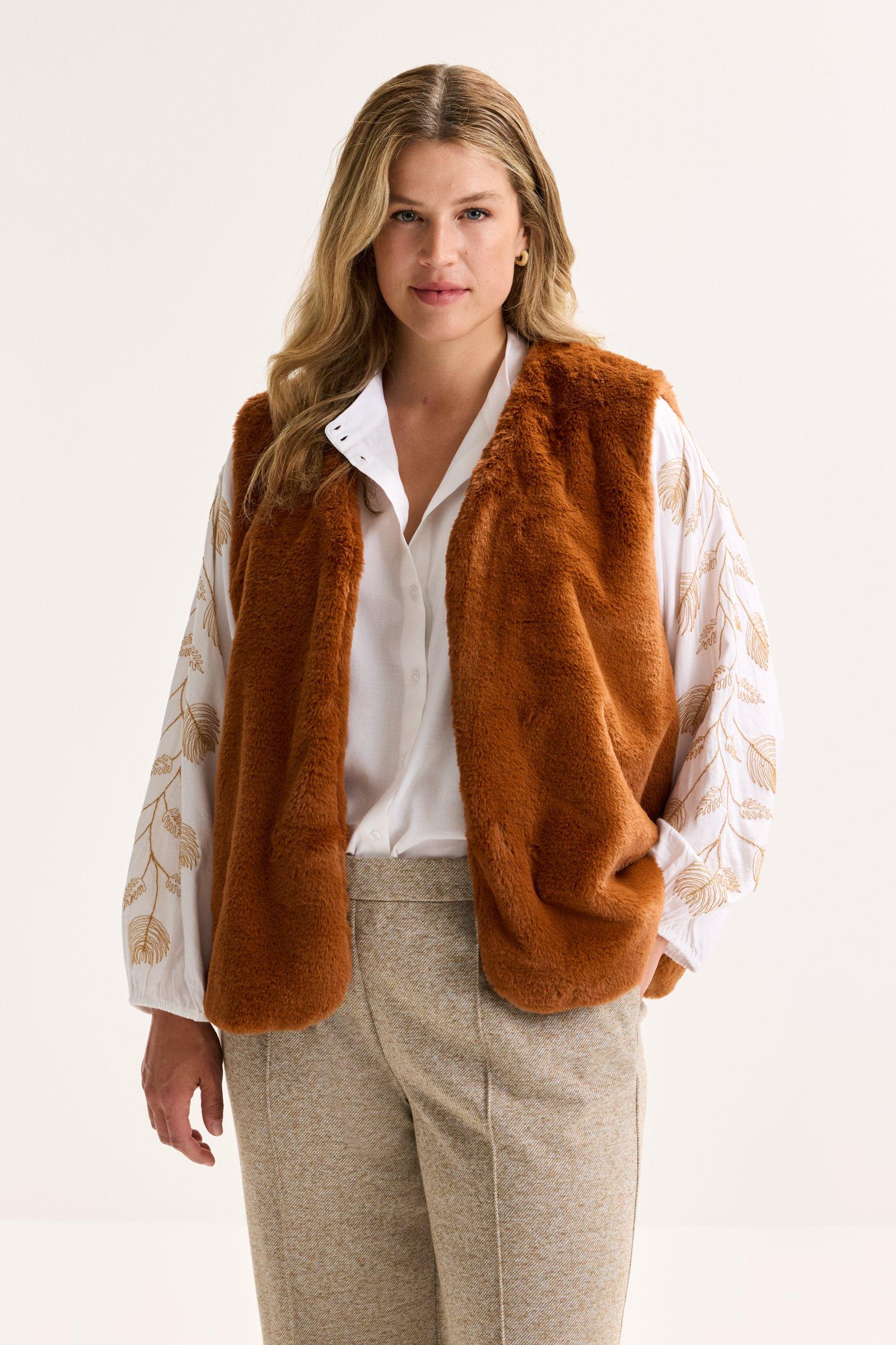 Mayerline Mouwloos Jasje In Fake Fur