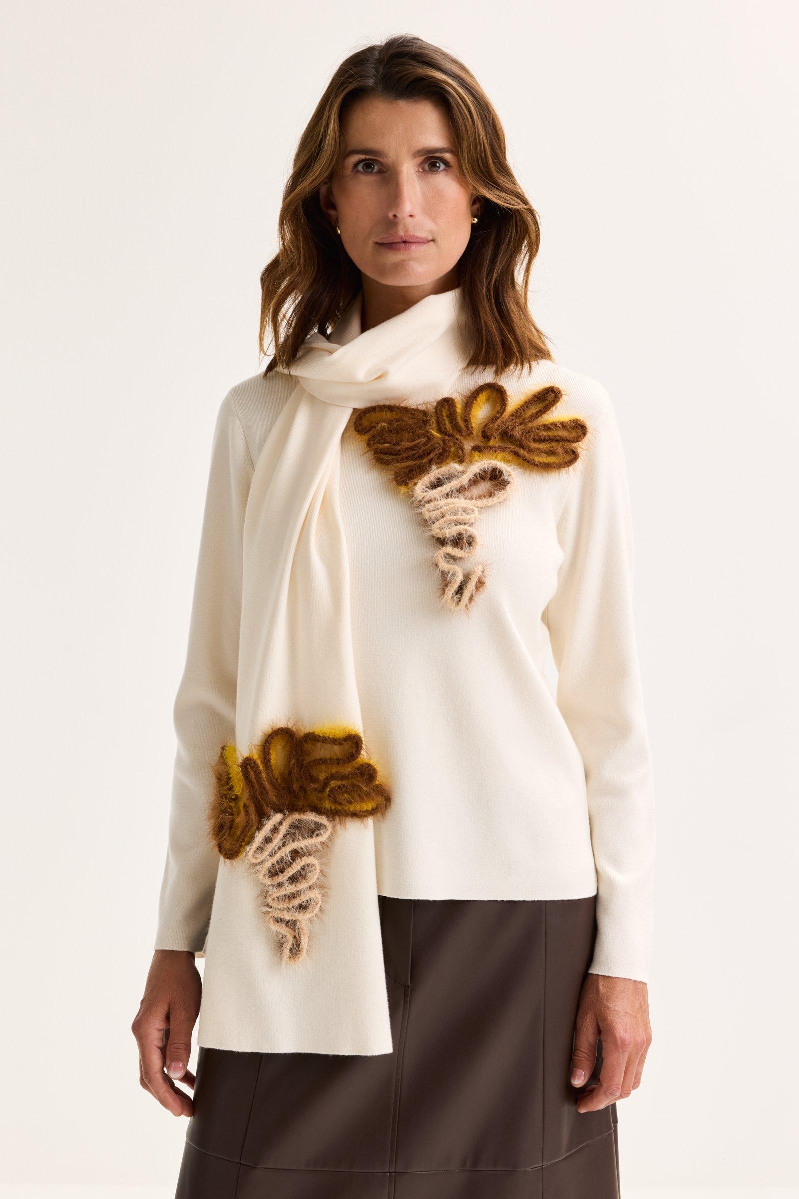 Accessoires pour b&eacute;b&eacute;s - Echarpe &agrave; c&ocirc;te fine et broderie en mohair