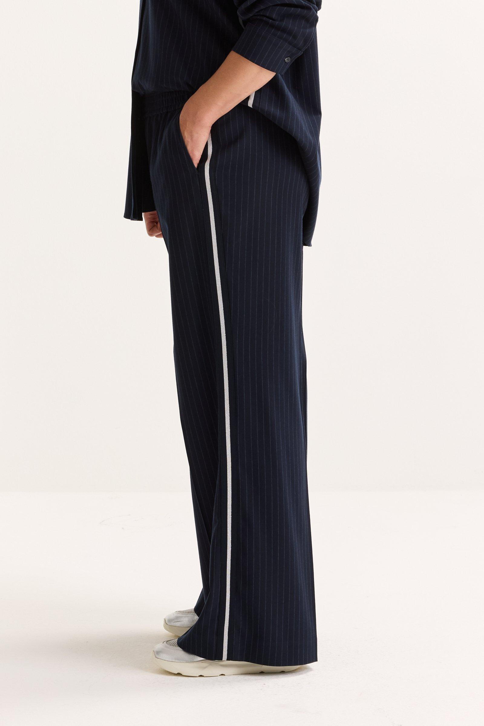 Broeken - Wijde broek met krijtstreep en lurexbies