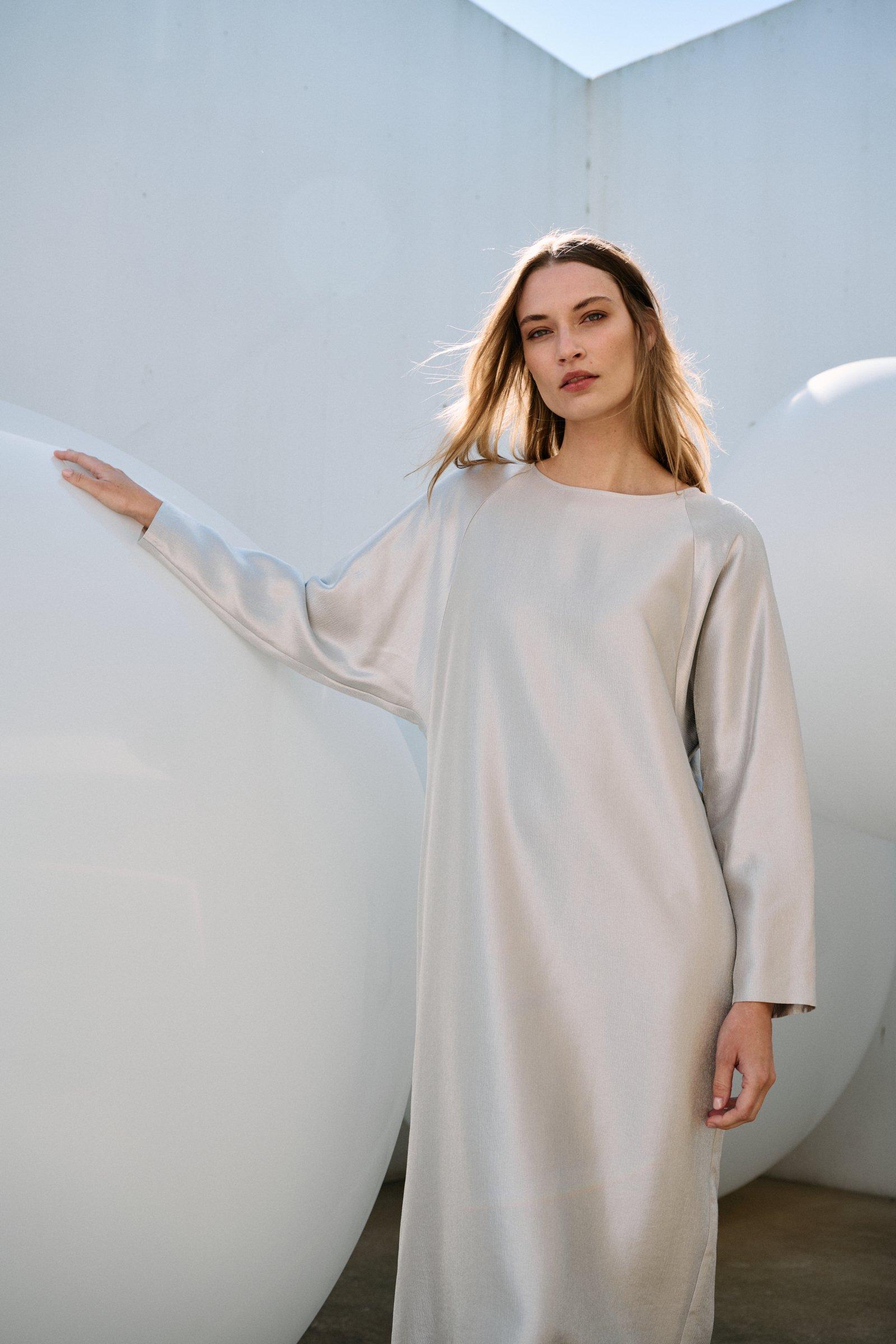 Robes - Robe chauve-souris en satin look vintage