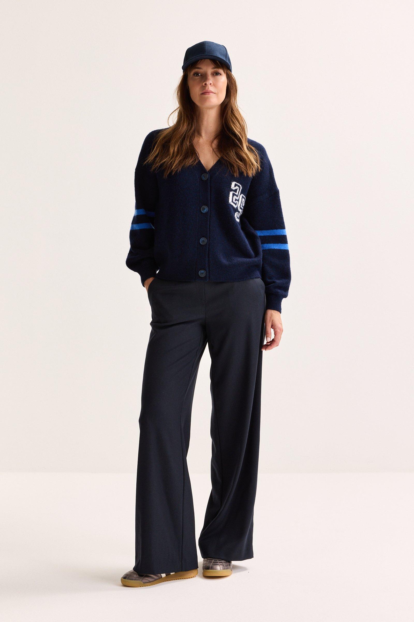Cardigan - Varsity cardigan met V-hals