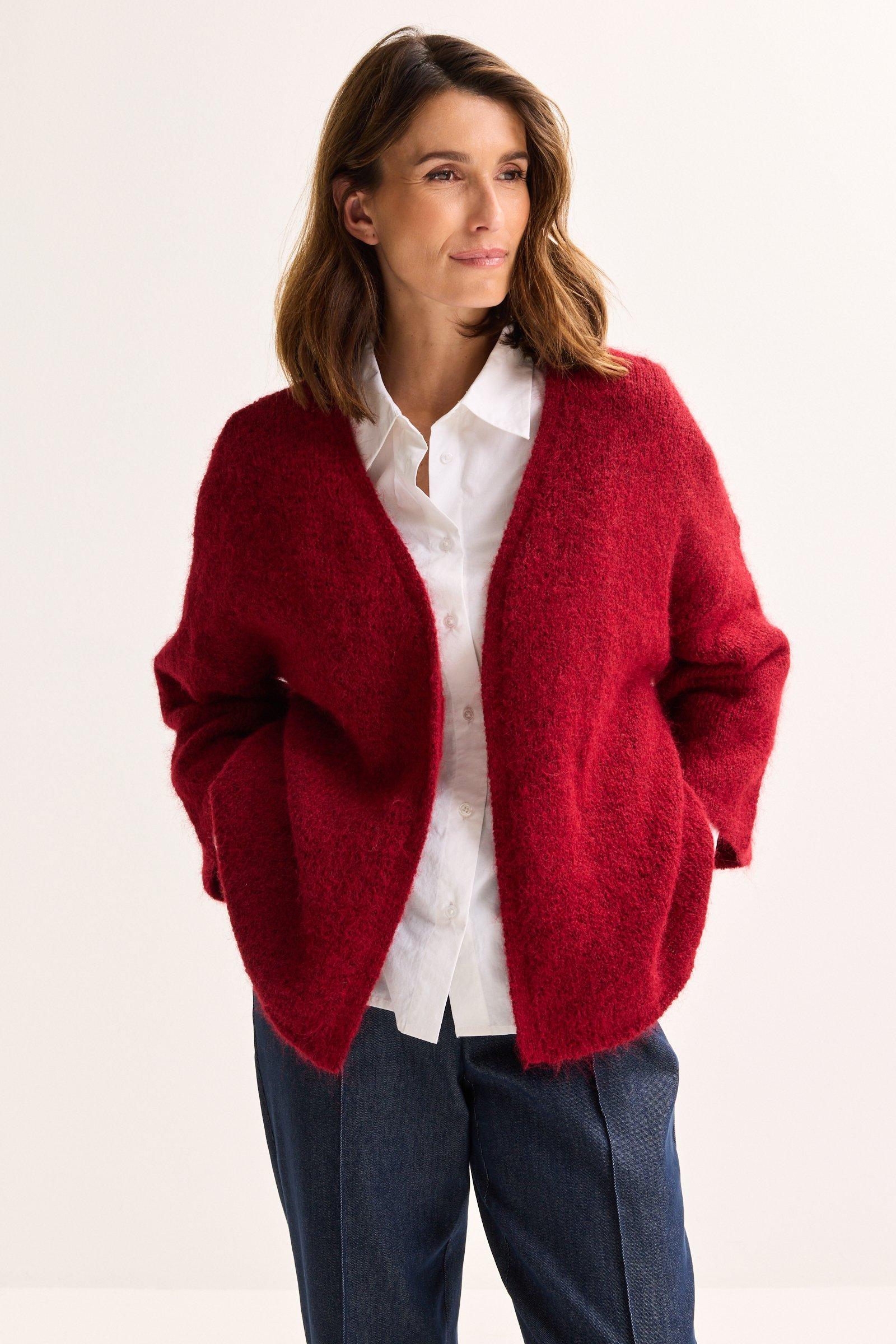 Fluffy vleermuiscardigan