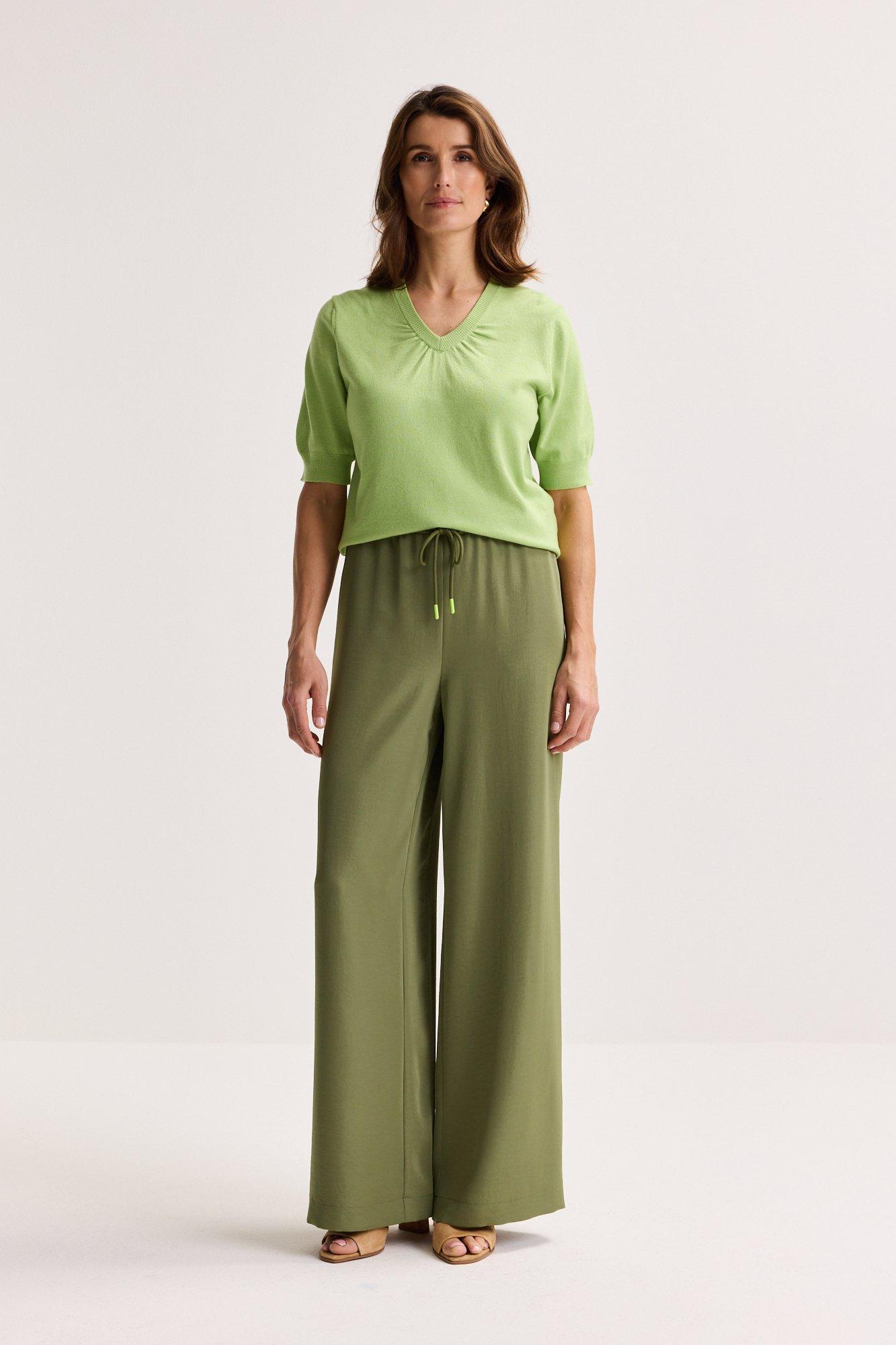 Wijde broek met aansnoerbare taille