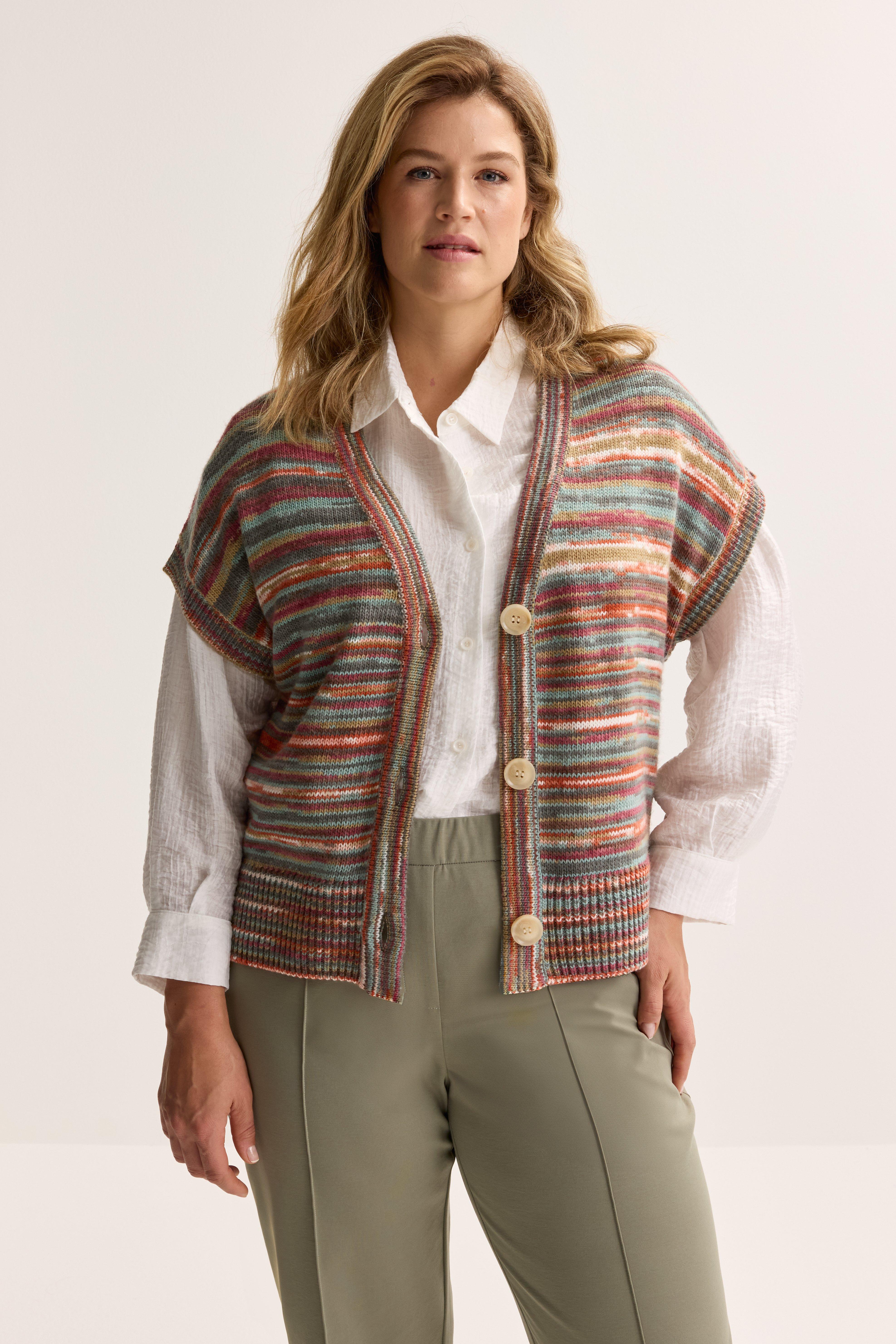 Mayerline Mouwloze Cardigan In Jacquard