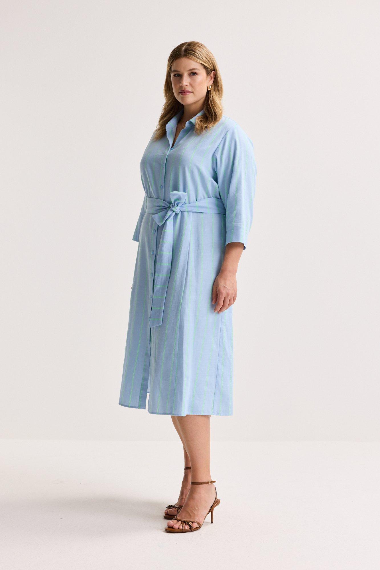 Robes - Robe-chemise &eacute;vas&eacute;e en coton