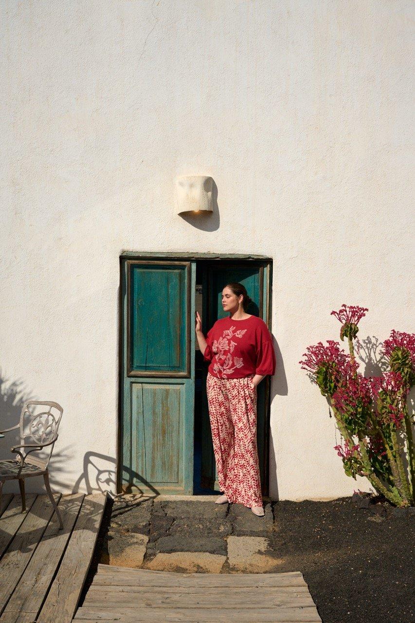 Pull brod&eacute; &agrave; col rond