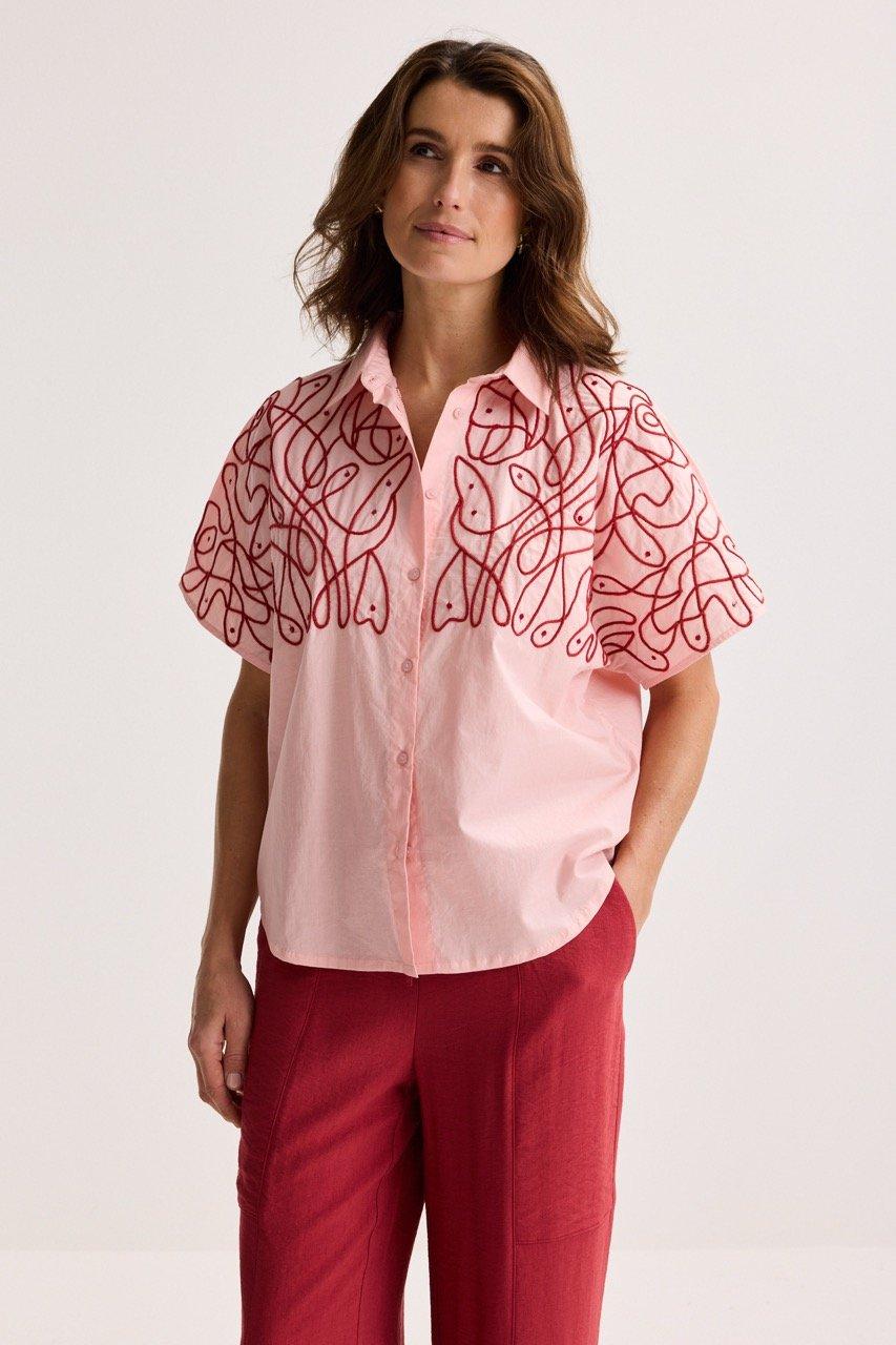Hemdblouse met pipingborduurwerk