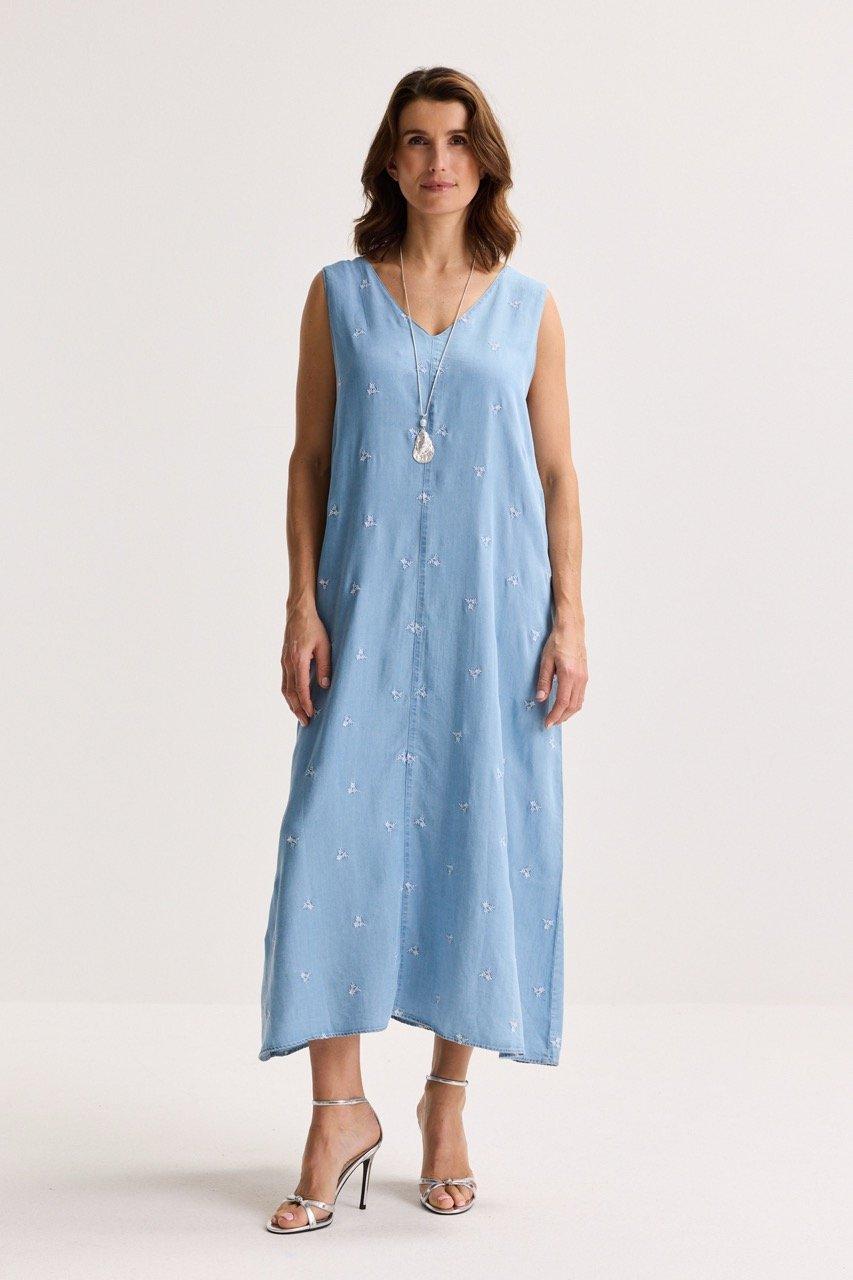 Robe &eacute;vas&eacute;e en denim lyocell