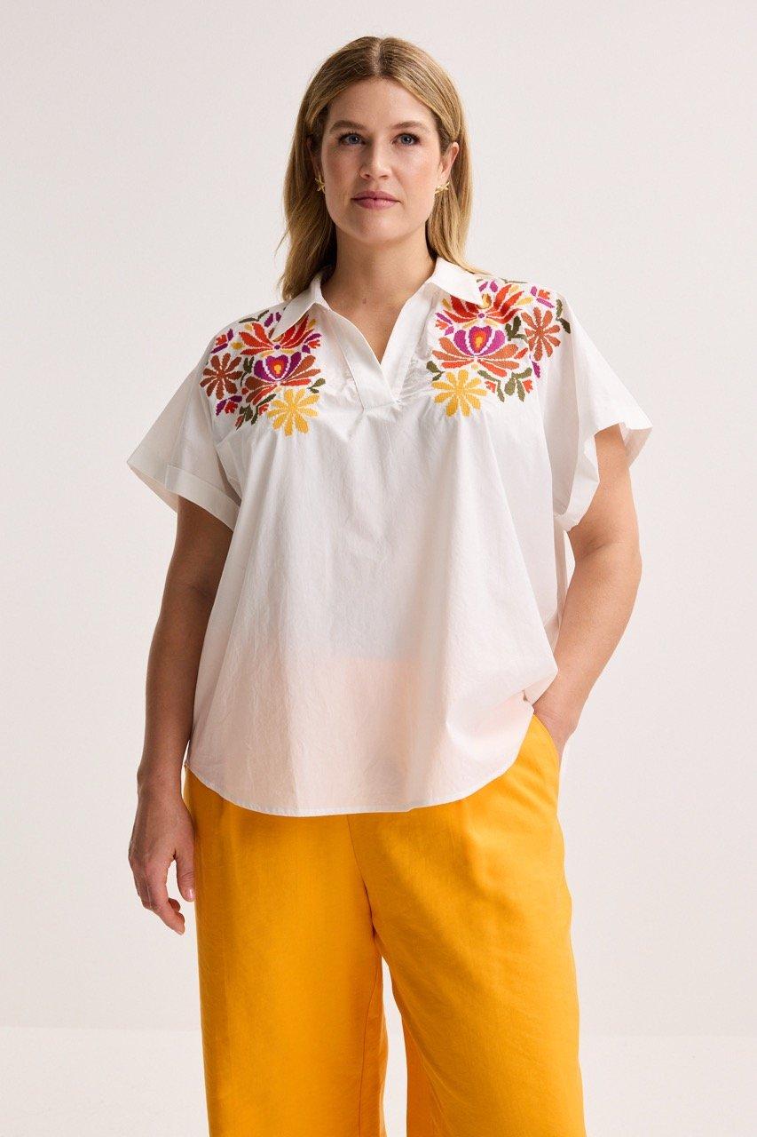 Am&eacute;line Blouse Met Kruissteek