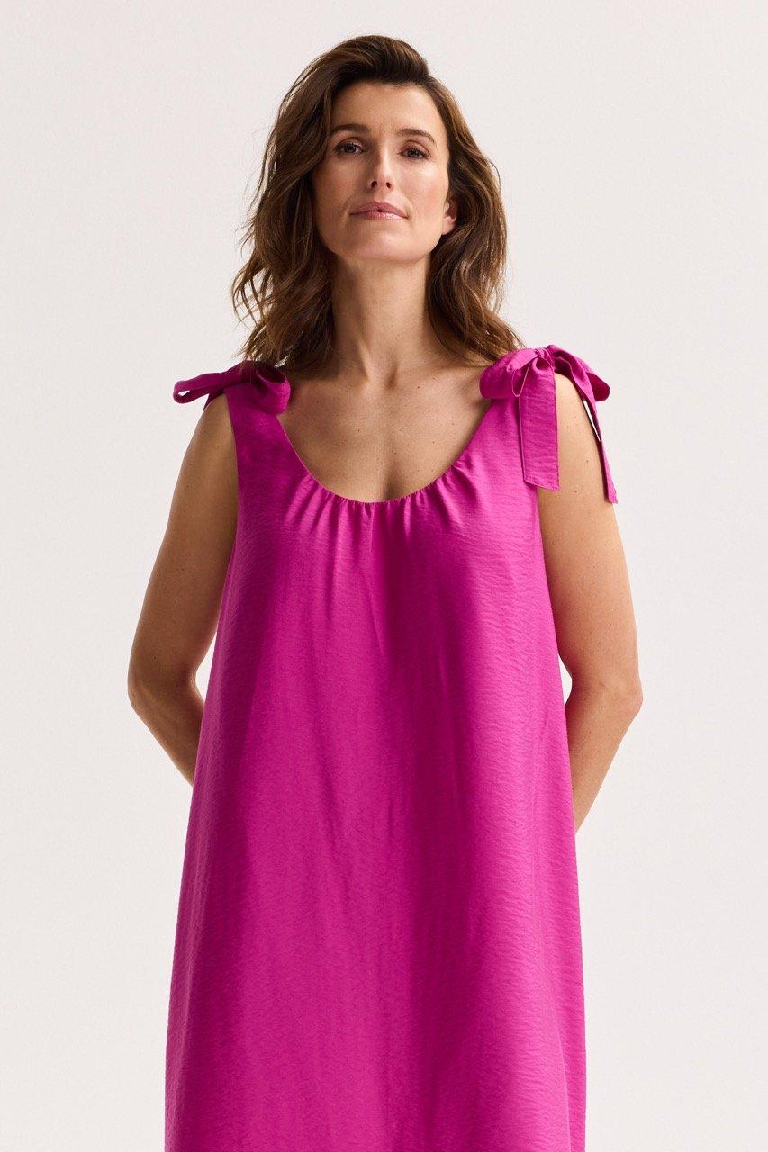 Robes - Robe &eacute;vas&eacute;e avec noeuds