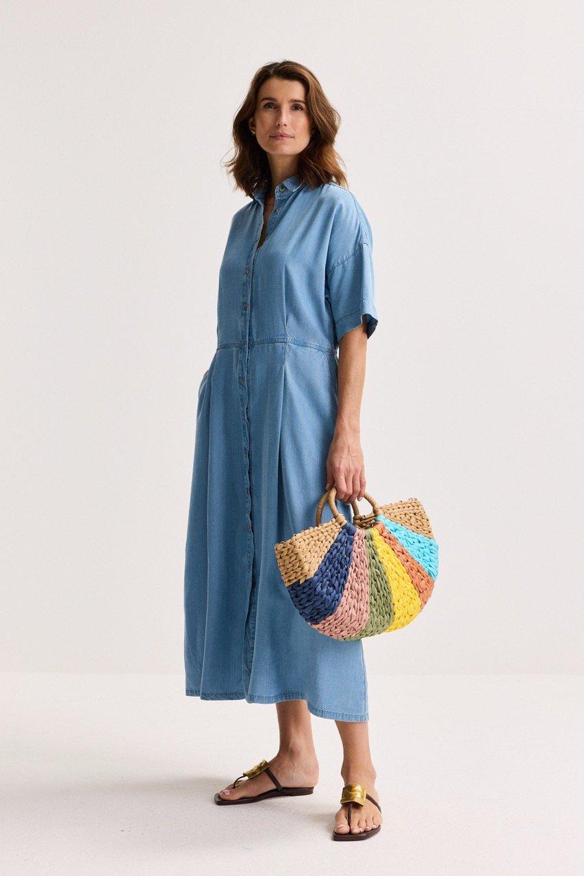 Robe-chemise &eacute;vas&eacute;e en denim lyocell